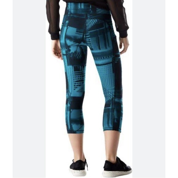 LUCY Teal Power Train Capris Crop Yoga‎ Exercise Pants Leggings Womens Sz XS - Picture 1 of 8